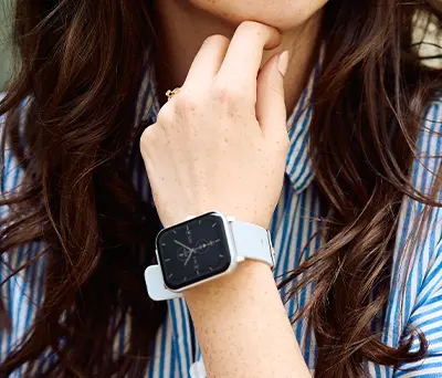 myPhone Watch Pastel na kobiecej ręce
